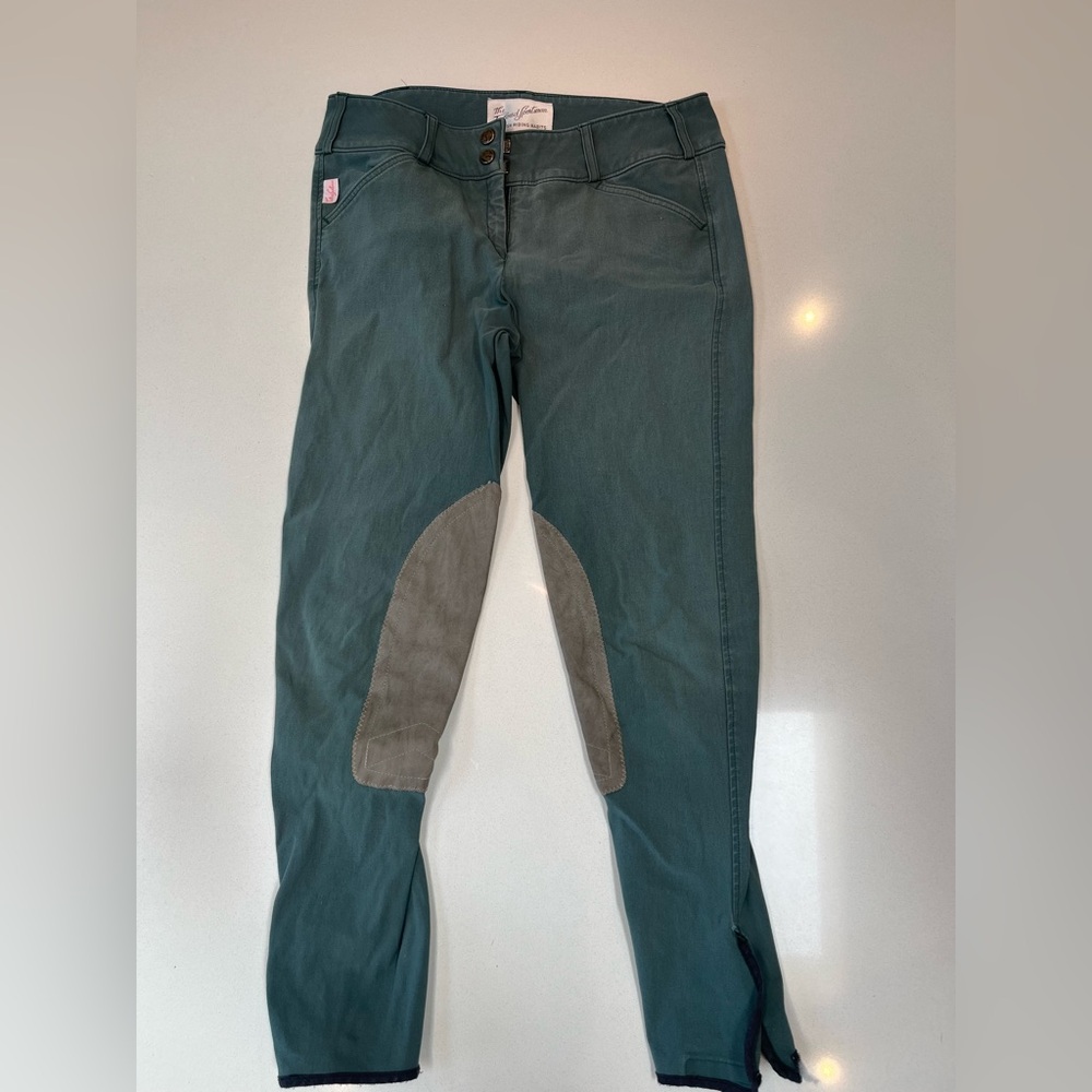 Tailored Sportsman. Size 28.